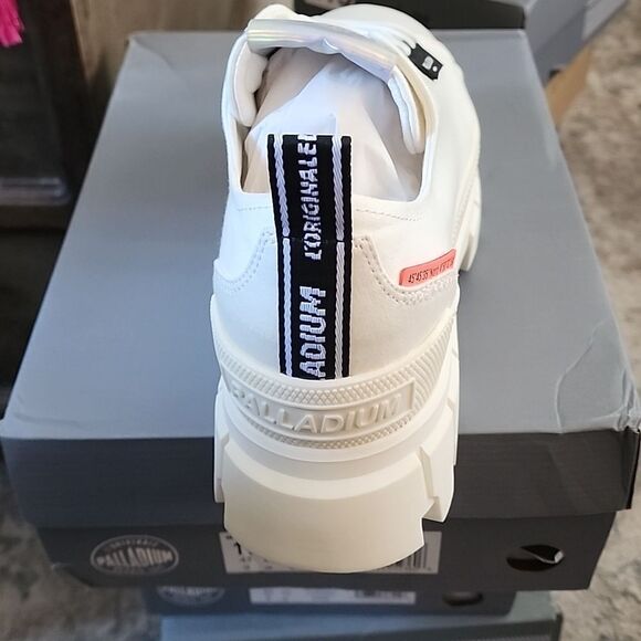 Palladium Revolt Lo TX women's size 11 Nib - Picture 3 of 6